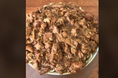 Viral Mie Ayam Porsi Brutal, Mienya Banyak hingga Ayamnya Luber, Harganya Murah Banget