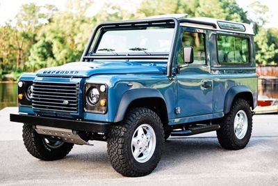 Land Rover Defender Klasik Disulap Anyar, Namun Tetap Mempertahankan Keantikannya