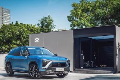 Nio Mungkinkan Pengguna Mobil Listrik untuk Ganti Baterai dalam Waktu 5 Menit!