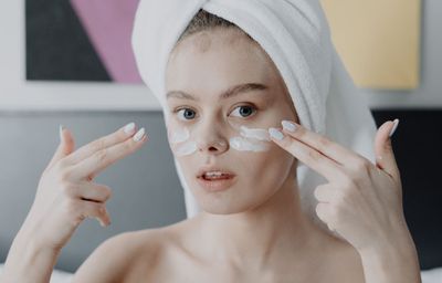 3 Pilihan Krim Mata Terbaik yang Bisa Kamu Coba
