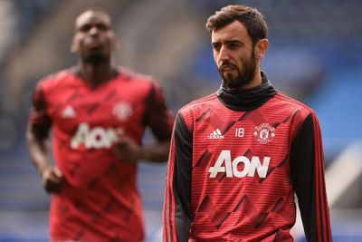 MU Diminta Cari Pemain Pelapis Pogba dan Bruno Fernandes
