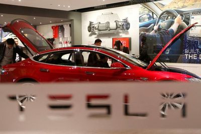 Tesla Ingin Pakai Sensor Khusus yang Bisa Deteksi Anak Jika Terjebak di Mobil