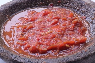 Suka Pedas? Yuk, Bikin Sambal Tomat Segar