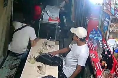 Viral Video Perampasan HP di Warkop Jakbar, Polisi Turun Tangan