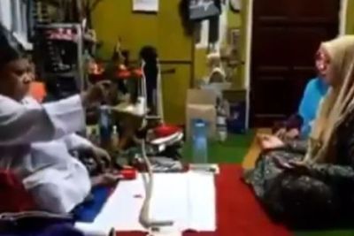 Viral Ritual Pengobatan Alternatif Pakai Pistol Mainan, Netizen Auto Ngakak