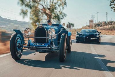 Melihat Seperti Apa Mobil Bugatti Divo Saat Bertemu Saudaranya, Bugatti Type 35!