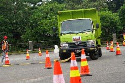 Di Tengah Pandemi, Hino Beri Pelatihan Safety Driving Bagi 95 Sopir Truk