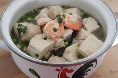 Kehabisan Ide Masakan? Yuk, Bikin Sup Udang Tahu Hari Ini