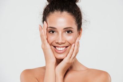Jangan Cuma Moisturizer, Pakai Produk Ini Kalau Kamu Mau Punya Wajah Glass Skin