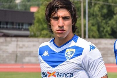 Sandro Tonali Diklaim Tolak Barca dan MU Demi AC Milan