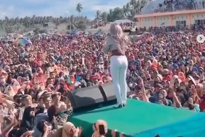 Video Konser Paslon Bupati Pohuwato di Gorontalo, Ribuan Warga Berkerumun Tak Takut Corona