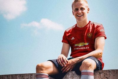 Sneijder: Sepak Bola Inggris Lebih Cocok Buat Van de Beek Ketimbang Spanyol