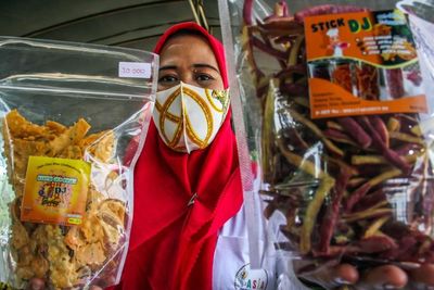 Bantuan untuk Usaha Mikro dan Pemberian Upah Bisa Bantu Pemulihan Ekonomi