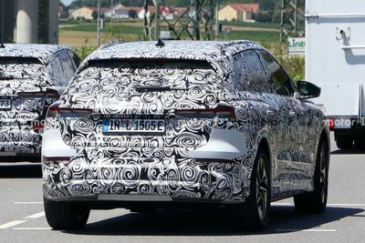 Mobil Audi Q4 E-Tron 2021 Tertangkap Kamera, Hadir dengan Prototype Baru?