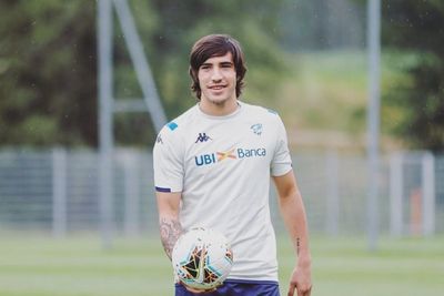 AC Milan Konfirmasi Resmi Dapatkan Sandro Tonali