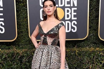 Anne Hathaway Akan Bintangi Film Romcom Pandemi Lockdown