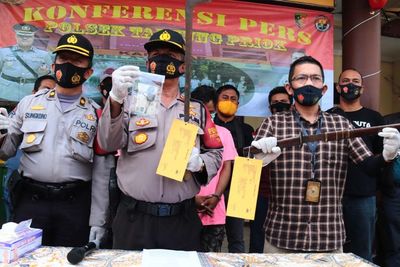 Niat Beli HP Secara COD, Pria di Jakut Ini Malah Dikalungi Clurit Hingga Dirampok