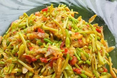 Resep Sederhana Tumis Bunga Pepaya Campur Teri Pedas