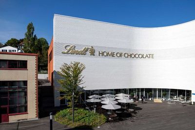 Lindt Buka Museum Cokelat Terbesar di Dunia, Ada Air Mancur Cokelatnya Juga!