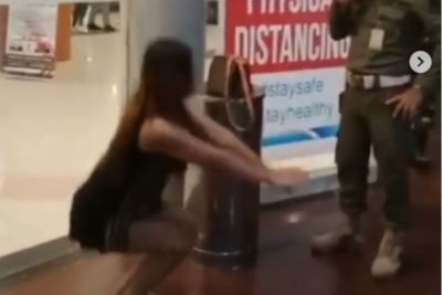 Tak Pakai Masker, Cewek Berpakaian Minim Dihukum Satpol PP, Hot Pantsnya Jadi Sorotan