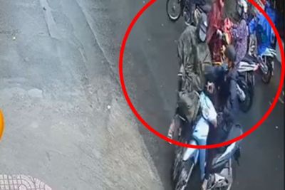 Tabrakan di Jalan Dua Pemotor ini Malah Gandengan Tangan, Ternyata Karena ini