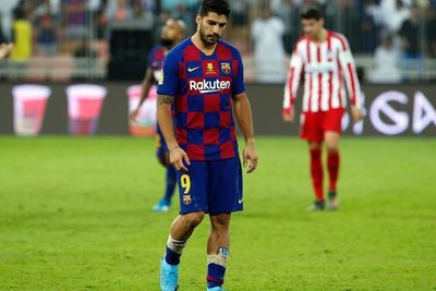 Juventus Batalkan Transfer Suarez