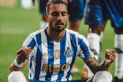Alex Telles Diklaim Bisa Tinggalkan Porto Selama Ada Penggantinya