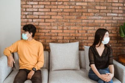 Pasangan Mulai Menghindar? Bisa Jadi Ada Sesuatu yang Sedang Ditutupi!