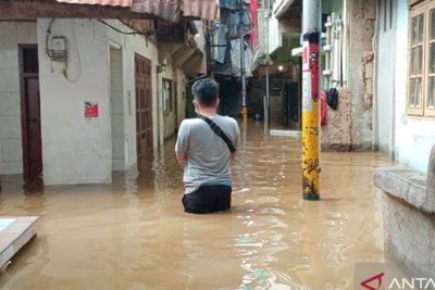 Jakarta Banjir Lagi, Luapan Ciliwung Mulai Rendam Rumah Penduduk Kebon Pala
