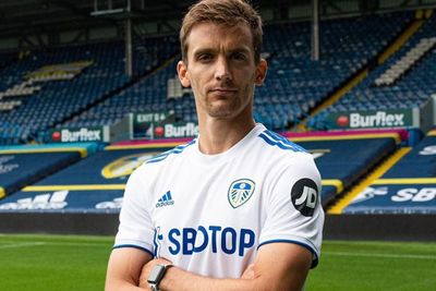 Leeds Resmi Teken Kontrak 4 Tahun dengan Diego Llorente