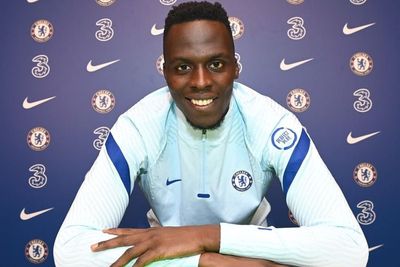 Edouard Mendy Resmi Jadi Penjaga Gawang Baru Chelsea