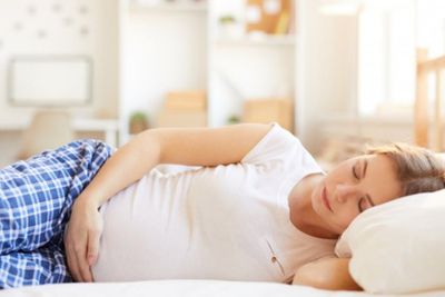 6 Cara Mengatasi Susah Tidur di Malam Hari atau Insomnia saat Hamil