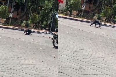 Pria ini Berprilaku Aneh dan Rusak Fasilitas Umum Gegara Mabuk, Bikin Resah Warga