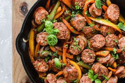 Yuk, Coba Menu Sosis Tumis Lada Hitam untuk Makan Malam
