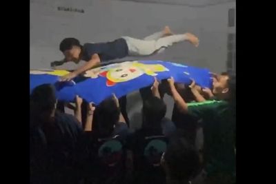 Viral Puluhan Santri Main Trampolin Pakai Selimut, Mendadak Terjadi Insiden Tak Terduga
