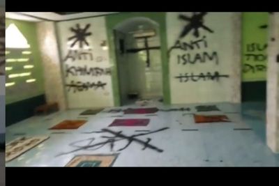 Musala di Tangerang Dicorat-coret, Alquran Dirobek Orang Misterius, Ada Tulisan Anti Islam