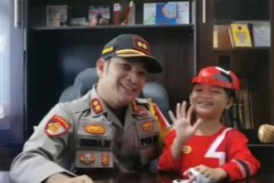 Anak yang Dibuang ibu dan Dicabut Kukunya oleh Ayahnya, Kini Diasuh Kapolres Pelalawan