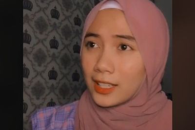 Merinding, Cewek Nyanyi Tengah Malam di Dalam Kamar, Ternyata di Rekaman HP Ada Suara Ini