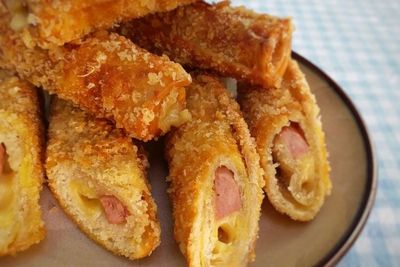 Bikin Roti Goreng Sosis untuk Bekal Camilan Yuk!