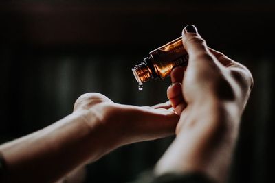 Banyak Orang Beli Serum Mahal, Padahal Rahasia Glass Skin Justru Ada di Produk yang Dianggap Nggak Penting Ini