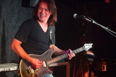 Gitaris Eddie Van Halen Tutup Usia Usai Berjuang Melawan Kanker