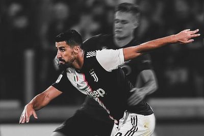 Waduh! Sami Khedira Didepak Dari Skuad Liga Champions Juventus