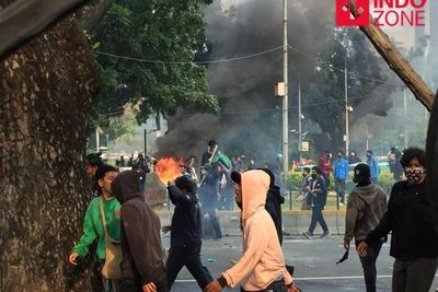 Pembakaran Terjadi dalam Aksi Unjuk Rasa di Kawasan Patung Kuda