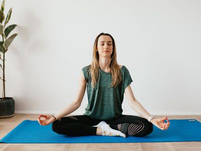 2 Pose Yoga yang Bisa Membantu Meredakan Masalah Pencernaan