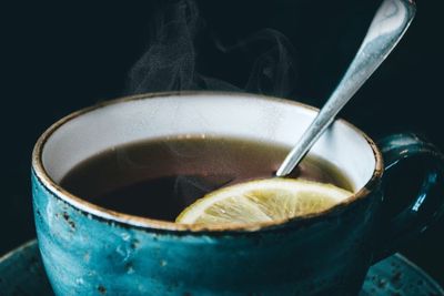 Minum Teh Maroko yang Ditambahkan 3 Bahan Alami Ini Bisa Redakan Sakit Tenggorokan