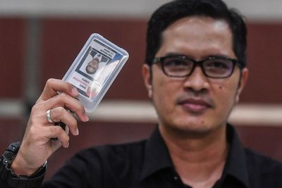 Hari Terakhir Bekerja di KPK, Febri Tersenyum Jawab soal Fasilitas Mobil Dinas yang Kandas