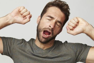 Mengapa Menguap Dapat Menular? Cari Tahu Alasannya di Sini !