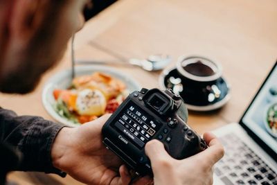 Bangkitkan Ekonomi Kreatif, Kemenparekraf Gelar Kelas Fotografi dan Ilustrasi