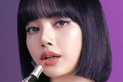 Lisa Blackpink Bintang K-Pop Pertama yang Menjadi Brand Ambassador MAC