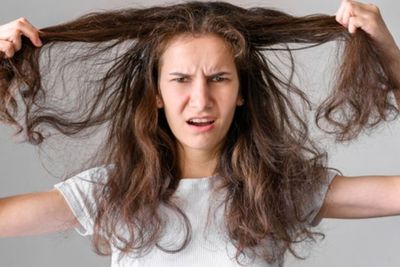 Cara Efektif Menghilangkan Kutu Rambut dengan Minyak Kayu Putih